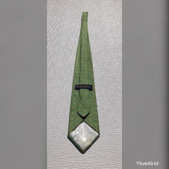 Brooks Brothers Green with Gold Accents Tie - Picture 3 of 7